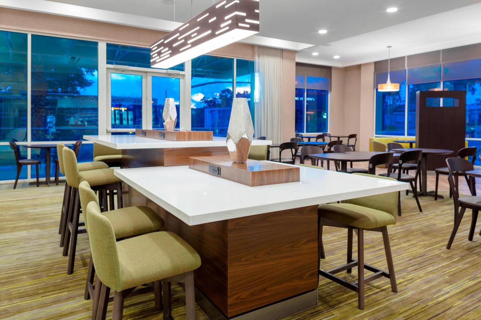 Courtyard By Marriott Deland Historic Downtown Ξενοδοχείο Εξωτερικό φωτογραφία