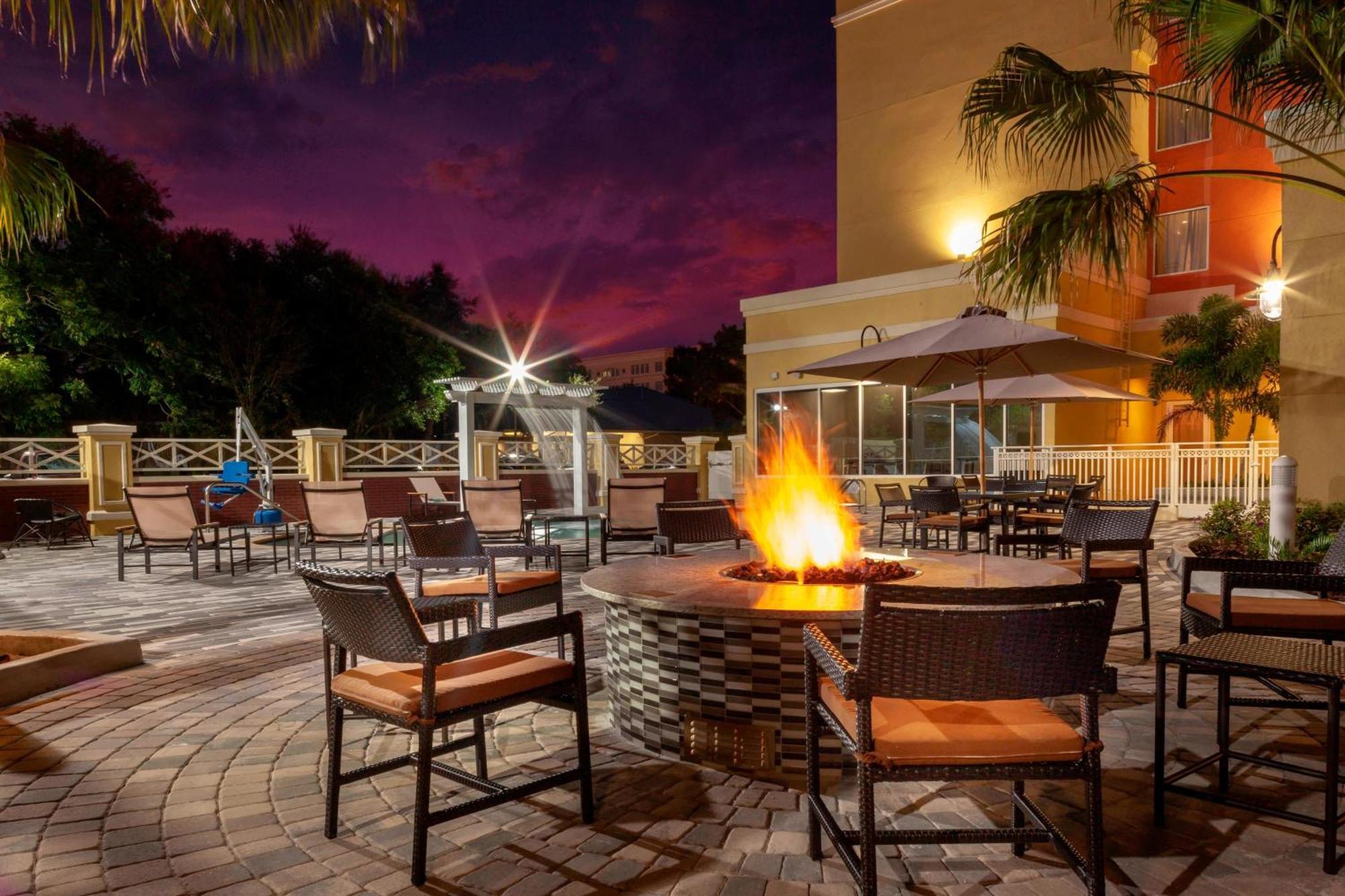 Courtyard By Marriott Deland Historic Downtown Ξενοδοχείο Εξωτερικό φωτογραφία